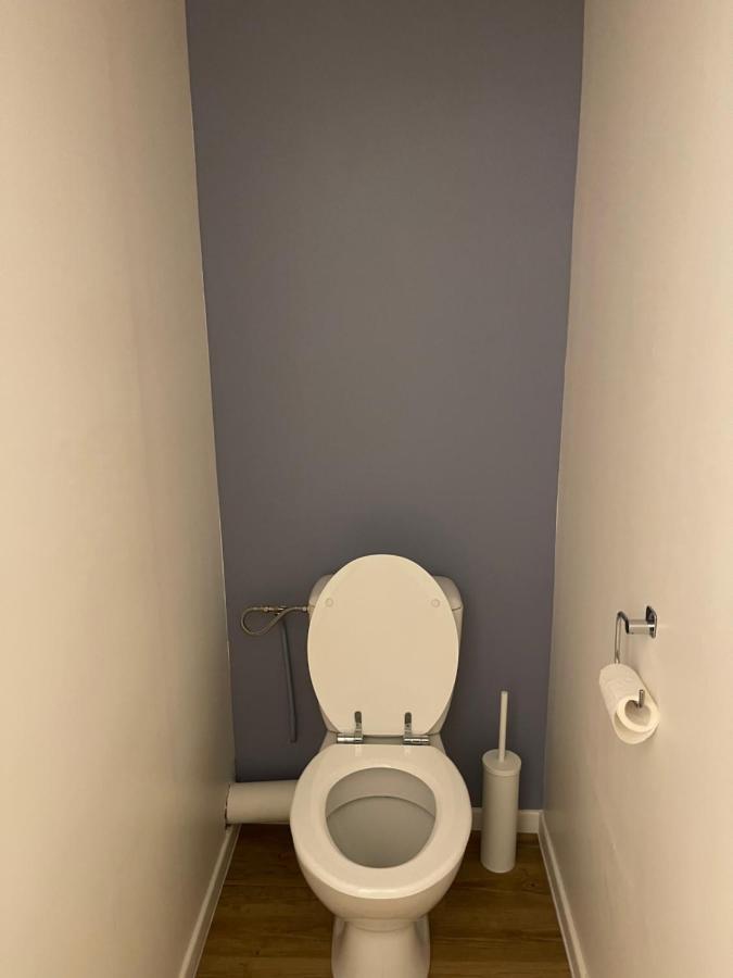 Wallis Yourhosthelper Reims Bagian luar foto