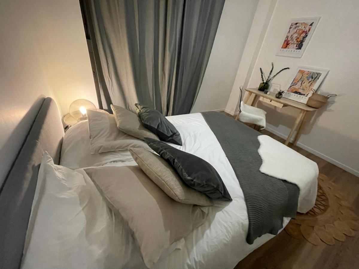 Wallis Yourhosthelper Reims Bagian luar foto